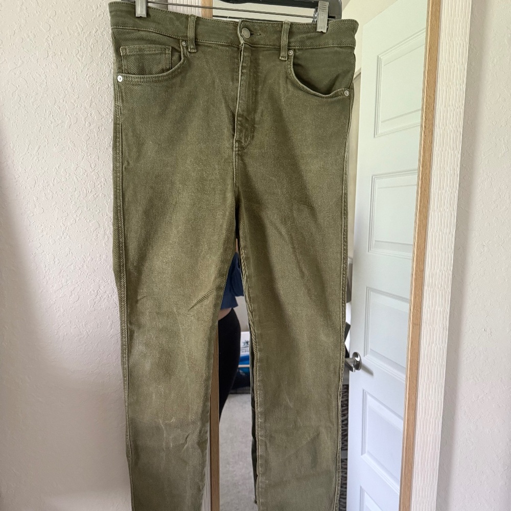 Green skinny jean